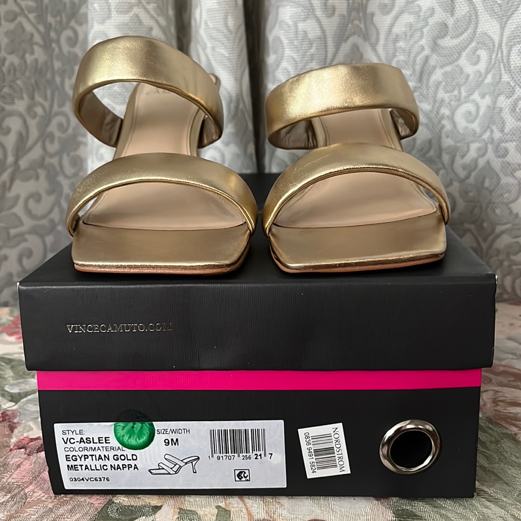 Vince Camuto Egyptian Gold Metallic Nappa Heel Size 9